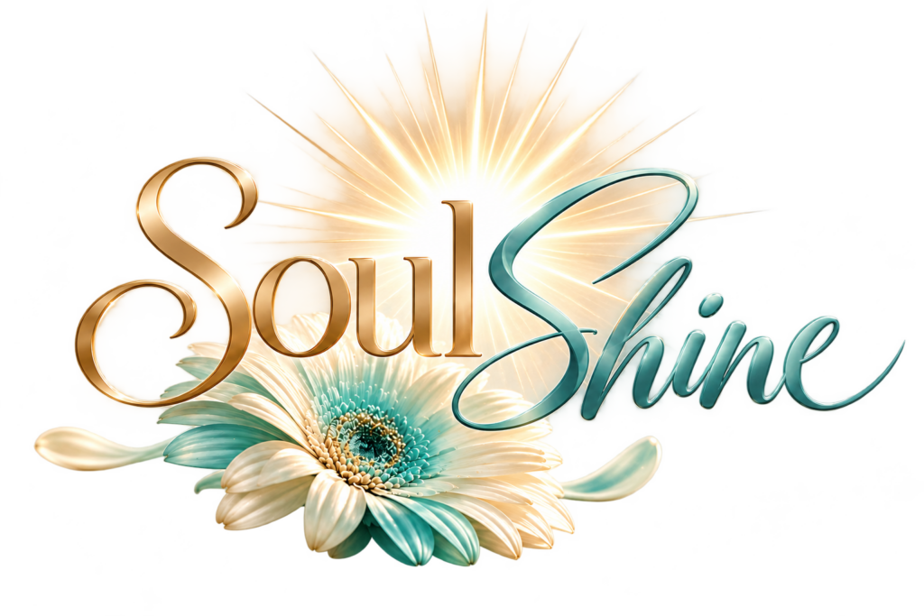 Über einer cremeweißen und türkisfarbenen Blüte strahlt der Schriftzug „SoulShine“ vor einem Kranz aus goldenen Lichtstrahlen.