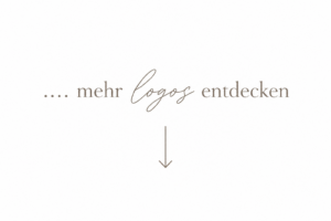 ...mehr Logos entdecken mit klarer, brauner Typografie auf weißem Hintergrund und einem Pfeil nach unten im Essence Studio Stil.